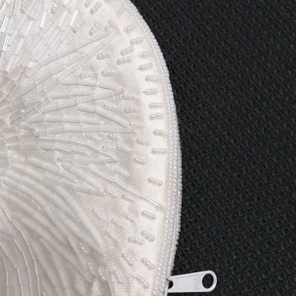 Beaded clutch - Picture 3 of 7